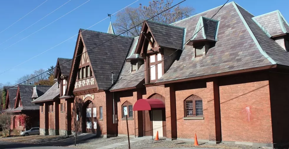 coach-house-angle-c970.jpg_building_photo.webp